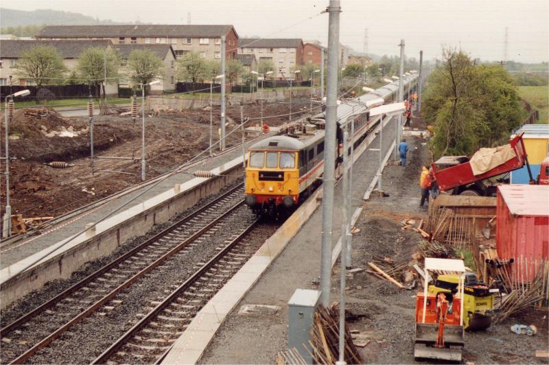 milliken park: 0845 Ayr - London Euston runs through Milliken Park station, then under construction (spring 1989) Photo of milliken park