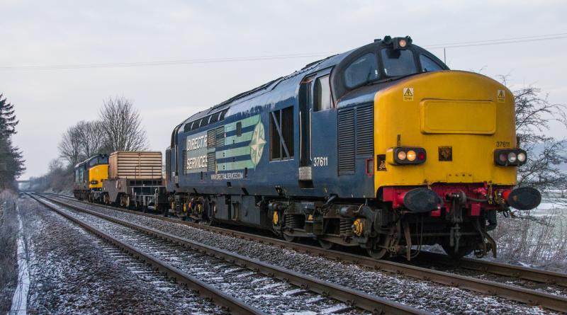 37611/610: 37611 with 37610 on the rear with 6S99 at Forgandenny 21/01/15 Photo of 37611/610