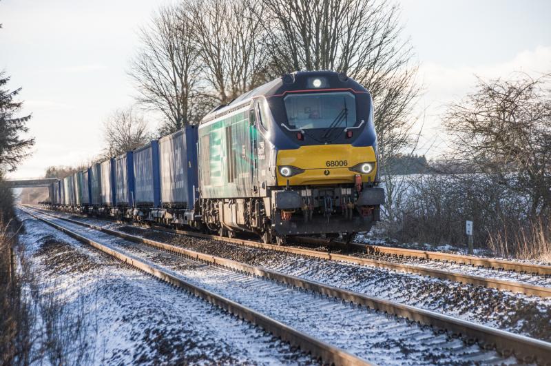 68006: 68006 on 4A13 at Forgandenny 29/01/15. Photo of 68006