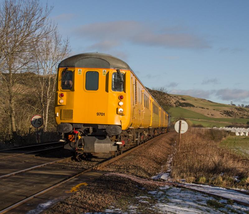 9701 : 9701 with 37425 propelling head south at Forgandenny. 30/01/15 Photo of 9701