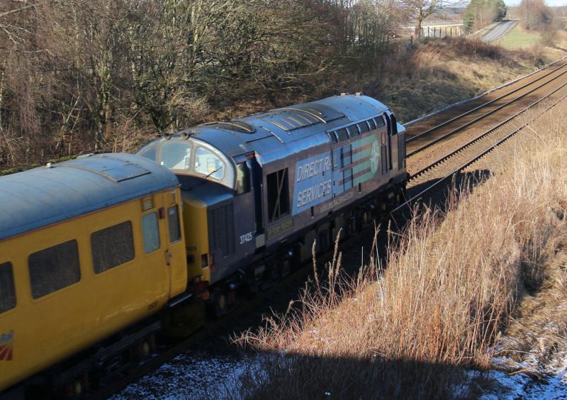 37425 on 1Q75: 37425 propels the Network rail test train south at Luncarty on 30/01/15 Photo of 37425 on 1Q75