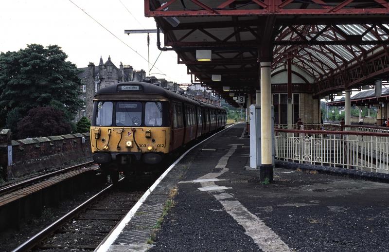 16.35 ECS DUMBARTON TO PARTICK THEN CARSTAIRS 31.8.89 (2).jpg: Photo of 16.35 ECS DUMBARTON TO PARTICK THEN CARSTAIRS 31.8.89 (2).jpg