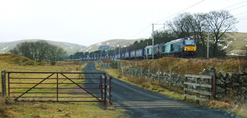 Tesco Intermodal 10th February 2015: 68007 and 68004 head north approaching Abington Loops. Photo of Tesco Intermodal 10th February 2015