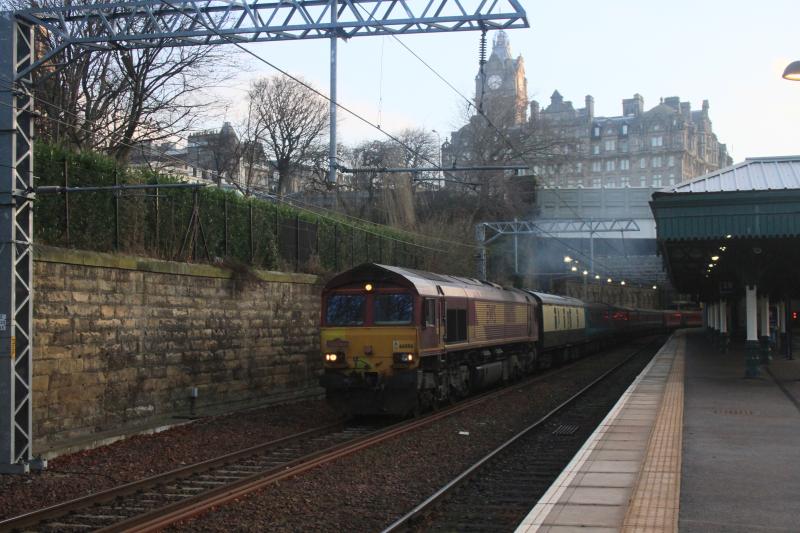 1Z70: 66086 on 1Z70 08.10 Edinburgh Waverley to Elgin leaving Platform 20 on 15-02-2015 Photo of 1Z70