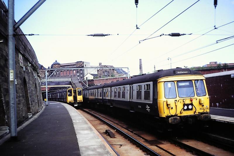 303039: At Bridgeton, 24 July 1982 Photo of 303039