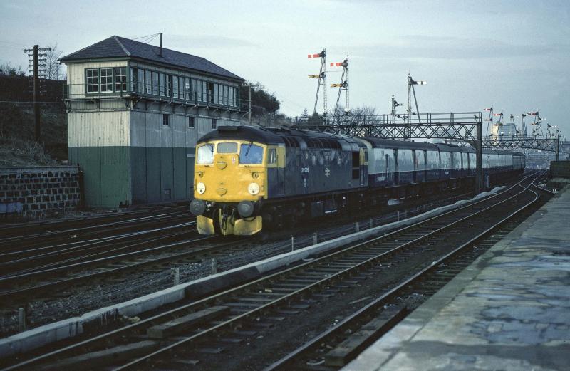 26.026 ON POSTAL LEAVING ABERDEEN FEB 1981.jpg: Photo of 26.026 ON POSTAL LEAVING ABERDEEN FEB 1981.jpg