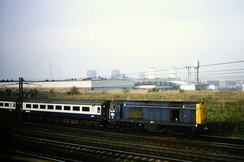 20015: Empty stock working at Polmadie, 15 October 1977 Photo of 20015