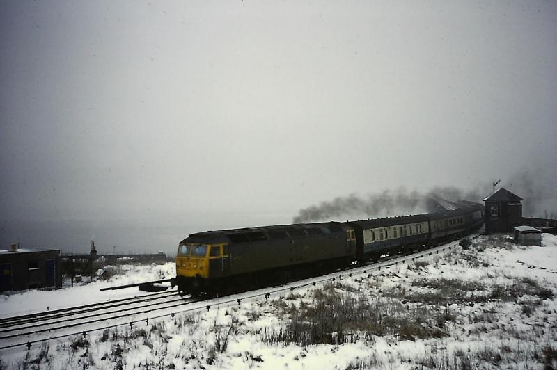 Class 47 at Wormit: Unidentified locomotive on passenger train from Dundee, 5 January 1979 Photo of Class 47 at Wormit