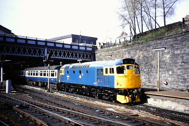 27003: At Glasgow Queen Street, 10 May 1979 Photo of 27003