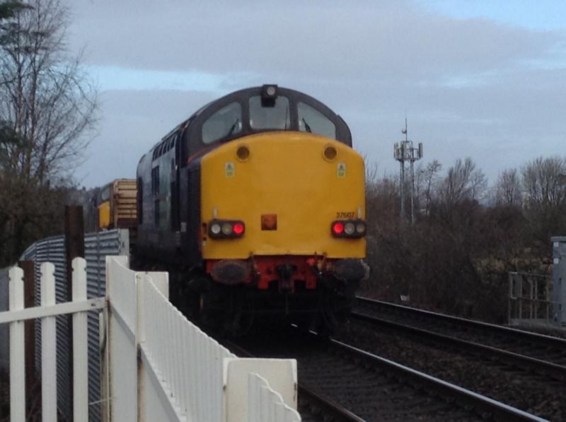 Class 37: Class 37 37808 and 37607 through Stirling on 26/02/15 on the way from Carlisle to Georgemas Photo of Class 37