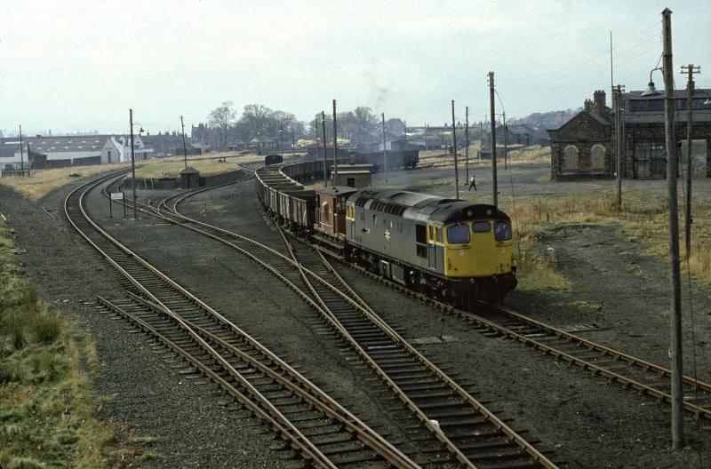 27211 28.10.81.jpg: FORFAR Photo of 27211 28.10.81.jpg