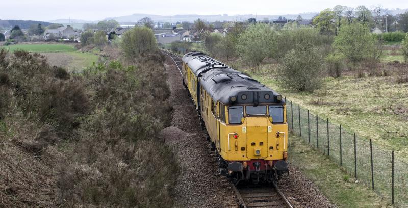 31233 LEADS AT KINTORE 13.4.11.jpg: THIS AREA HAS RECENTLY HAD ALL THE BUSHES TREES UNDERGROWTH CUT BACK Photo of 31233 LEADS AT KINTORE 13.4.11.jpg