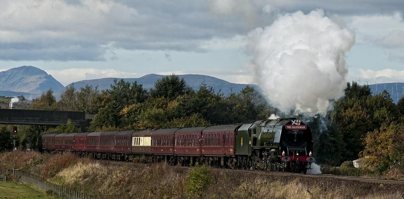 DUCHESS OF SUTHERLAND LEAVES STIRLING 6.10.12.JPG: Photo of DUCHESS OF SUTHERLAND LEAVES STIRLING 6.10.12.JPG