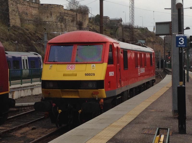 Class 90: Class 90 90029 at Waverley station on Thursday 12/03/15 Photo of Class 90