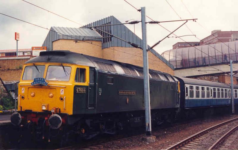 47484 ISAMBARD KINGDOM BRUNEL: I believe this was a resident at Springburn for a while.
However, that was far away in 1988 when it headed a special from Perth to the Exhibition Centre in Glasgow. Photo of 47484 ISAMBARD KINGDOM BRUNEL