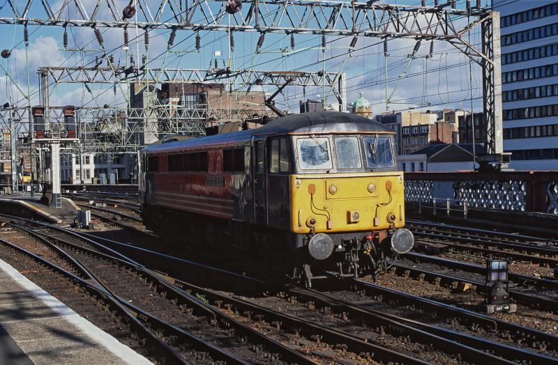 86240 BISHOP ERIC TREACY .jpg: GLASGOW CENTRAL 2000 Photo of 86240 BISHOP ERIC TREACY .jpg