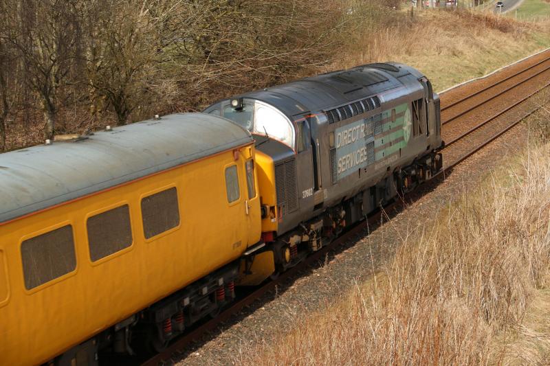 37602 rear of 1Q75 Inverness - Mossend: Passing luncarty 1314 Photo of 37602 rear of 1Q75 Inverness - Mossend
