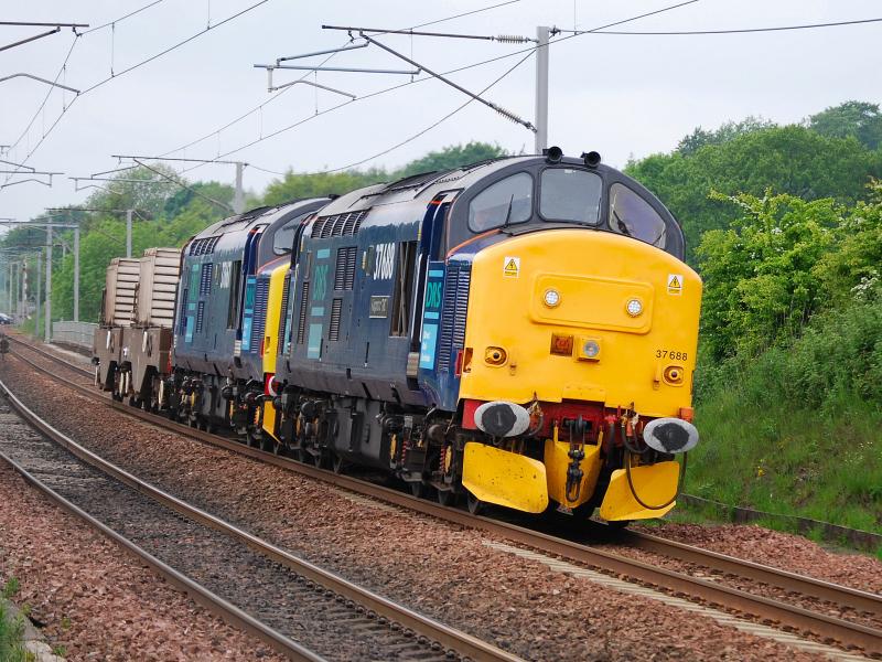 Tractor's @ Lanark Jn: DRS 37688/667 head SB on the 6M22 Photo of Tractor's @ Lanark Jn
