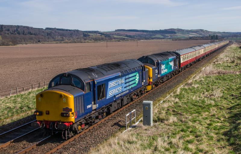 1Z73: 37607 & 37218 head south at Forteviot. 06/04/15 Photo of 1Z73
