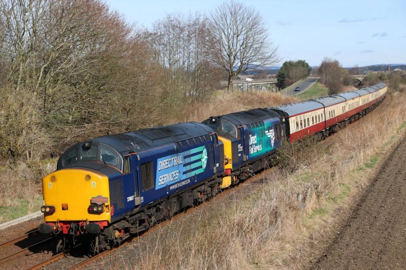 1Z73 from Inverness to Salisbury (Eastleigh): 37607 and 37218 passing Luncarty Photo of 1Z73 from Inverness to Salisbury (Eastleigh)
