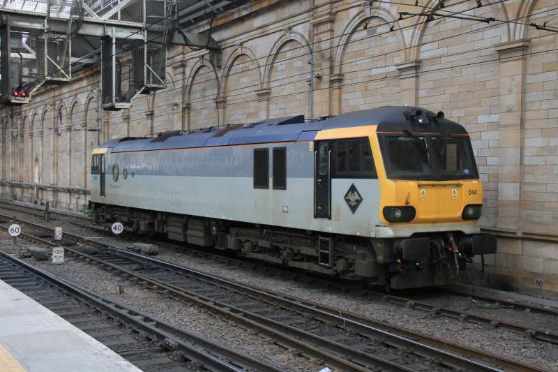 92044: 92044 stabled in Edinburgh Waverley on 08/04/2015 Photo of 92044