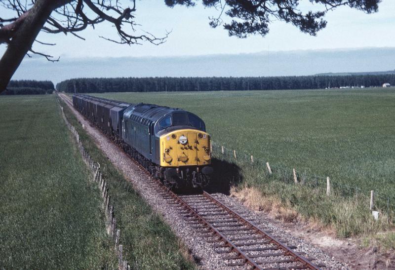 40103 APPROACHING ROSEISLE 1978.jpg: Photo of 40103 APPROACHING ROSEISLE 1978.jpg