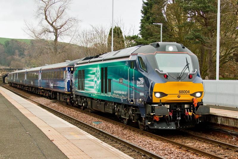 68004 2K14 Aberdour 13Apr15: 68004 Rapid with 2K14 18:15 Glenrothes with Thornton - Edinburgh at Aberdour 13th April 2015 Photo of 68004 2K14 Aberdour 13Apr15