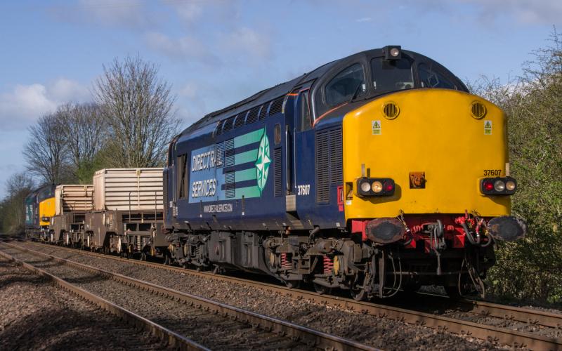 37607/37218: 37607 with 37218 on the rear pass Forgandenny with 6S99. 15/04/15. Photo of 37607/37218