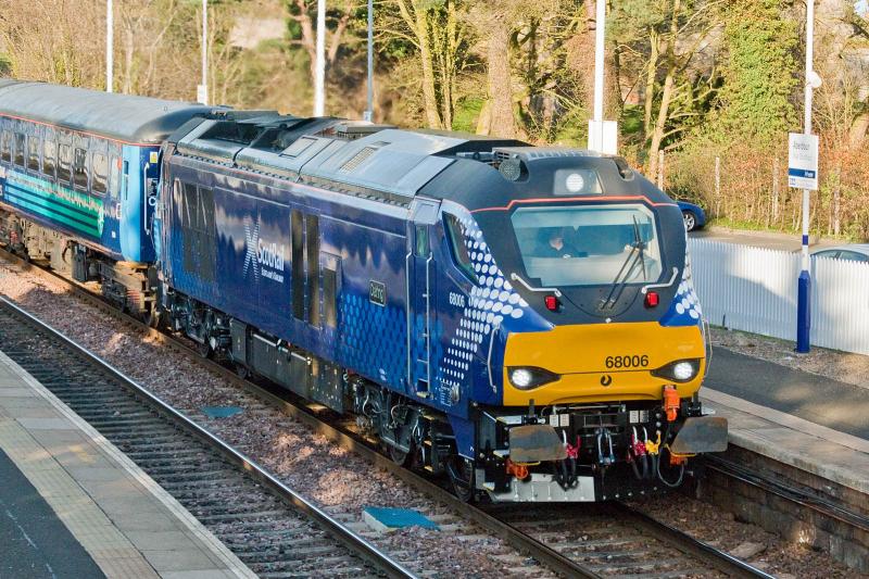 68006 5L70 Aberdour 15Apr15: 68006 Daring with 5L70 18:24 Cardenden - Motherwell at Aberdour 15th April 2015 Photo of 68006 5L70 Aberdour 15Apr15