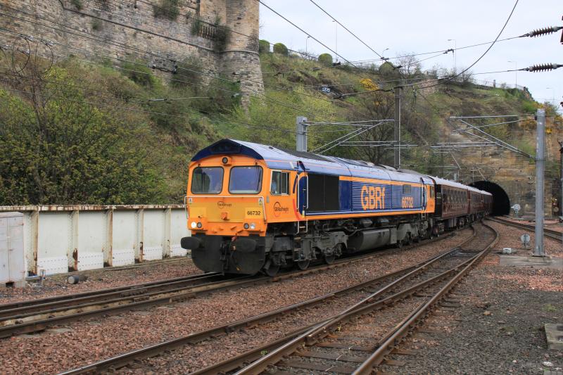5H79 or 5Z79?: 66732 on 5H9 13.05 Craigentinny T & RSMD to Waverley emerging from Calton Tunnel North on 20/04/2015 Photo of 5H79 or 5Z79?