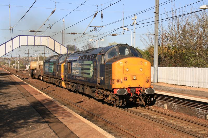 6M50: 37667 + 37602 on 6M50 15.12 Torness to Carlisle passing through Slateford on 21/04/2015 Photo of 6M50