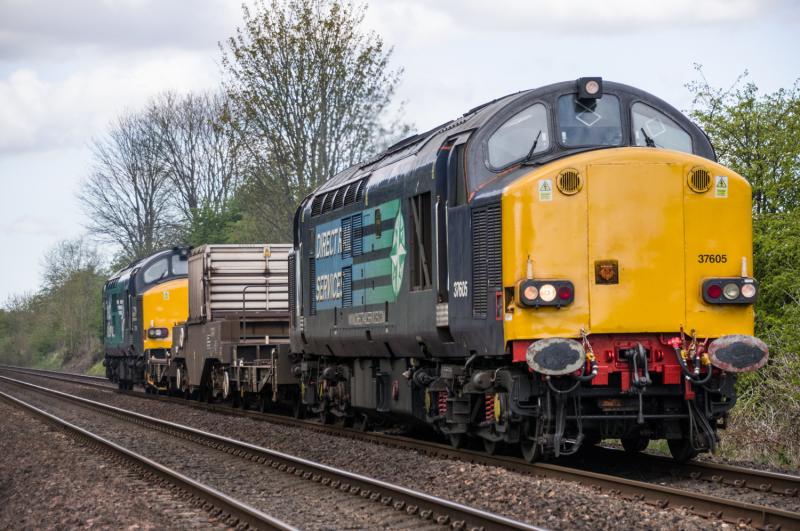 37605/37218: Seen passing Forgandenny. 30/04/15 Photo of 37605/37218