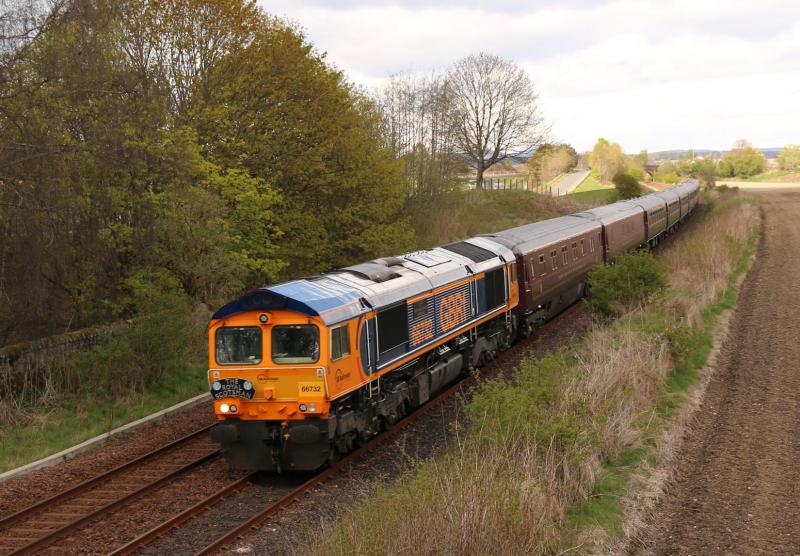 1H82_Royal Scotsman_Kingussie to Dundee: 66732 passing Luncarty Photo of 1H82_Royal Scotsman_Kingussie to Dundee