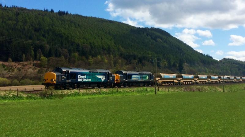 37218 + 37605 6K30 Dalguise 040515:
Before failure at Dalnacardoch Photo of 37218 + 37605 6K30 Dalguise 040515