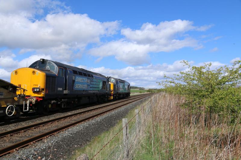 37218 + 37605 - 6K30 - Stanley Quarry: Photo of 37218 + 37605 - 6K30 - Stanley Quarry