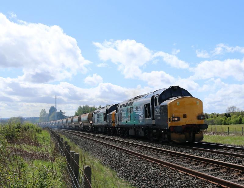37218 + 37605 - 6K30 - Stanley Quarry: Photo of 37218 + 37605 - 6K30 - Stanley Quarry