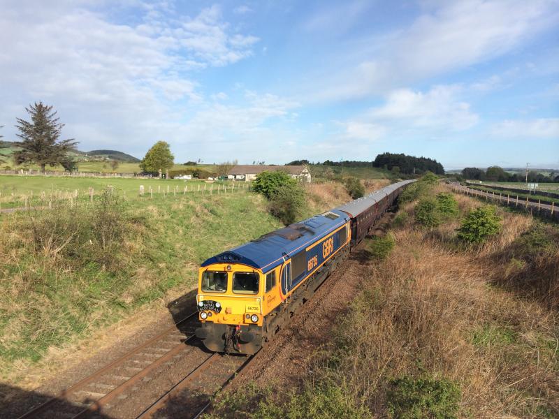 66735 Royal Scotsman Leuchars 080515: 1Z47 Dundee to Edinburgh private charter passes Leuchars on 8th May 2015 Photo of 66735 Royal Scotsman Leuchars 080515