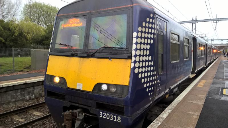 320 318 At Carmyle: 320 318, with 320 304 on the rear, pause at Carmyle while on their way to Whifflet. Photo of 320 318 At Carmyle