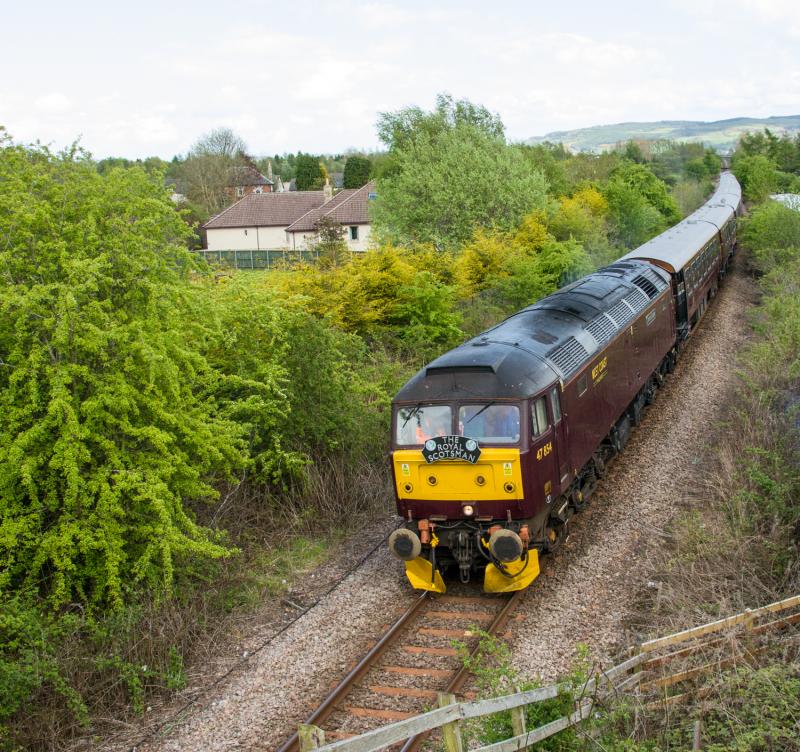 47854: 47854 with the Royal Scotsman at Bridge of Earn, the first day with WCRC in charge this year. Photo of 47854