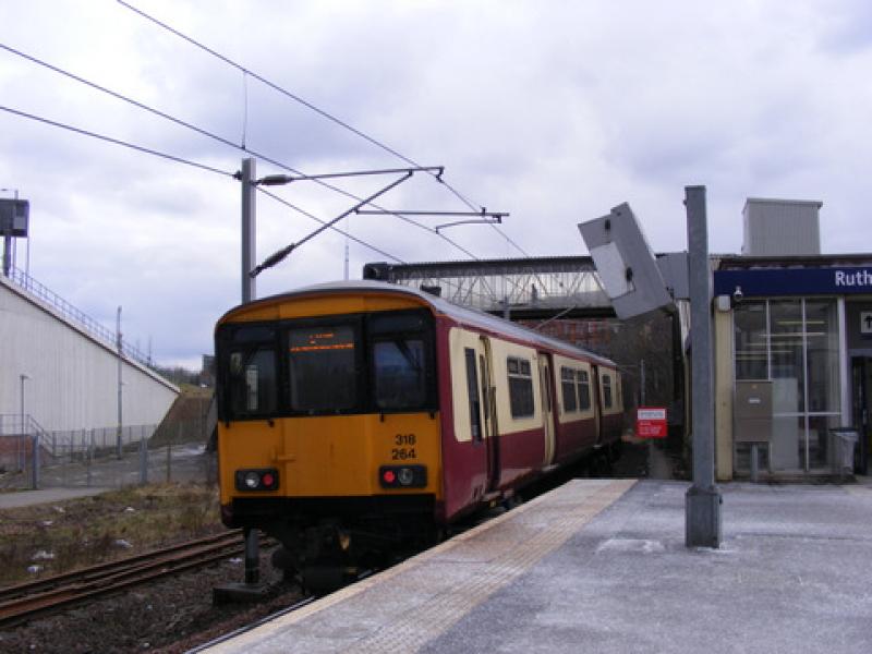 Class 318 264: Class 318 264 at Rutherglen Photo of Class 318 264