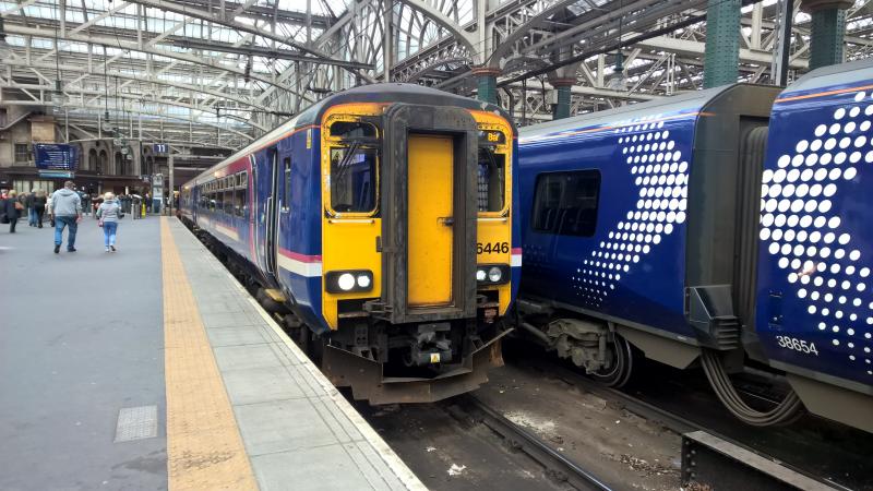 156 446 At Glasgow Central: Scotrail class 156 446 at Glasgow Central, before heading off to Barrhead. Photo of 156 446 At Glasgow Central