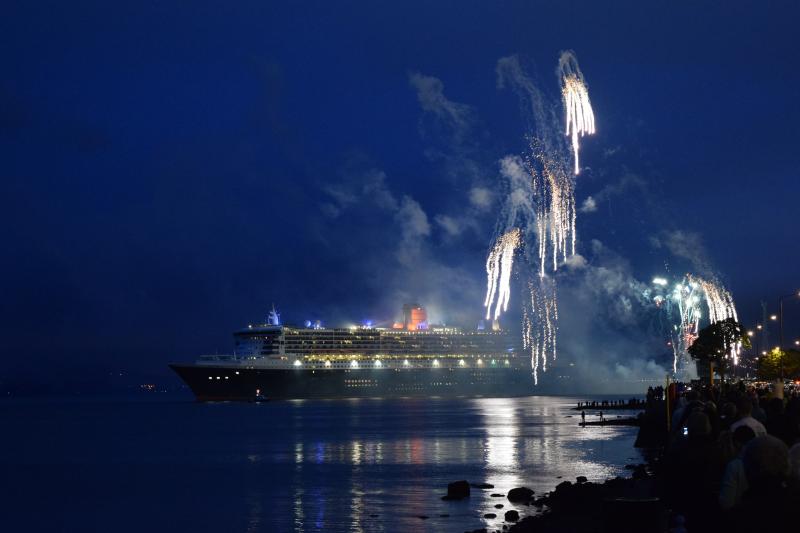 Queen Mary 2 on the Clyde, 21 May 2015: Leaving Greenock Cruise Terminal shortly after 22:00 Photo of Queen Mary 2 on the Clyde, 21 May 2015