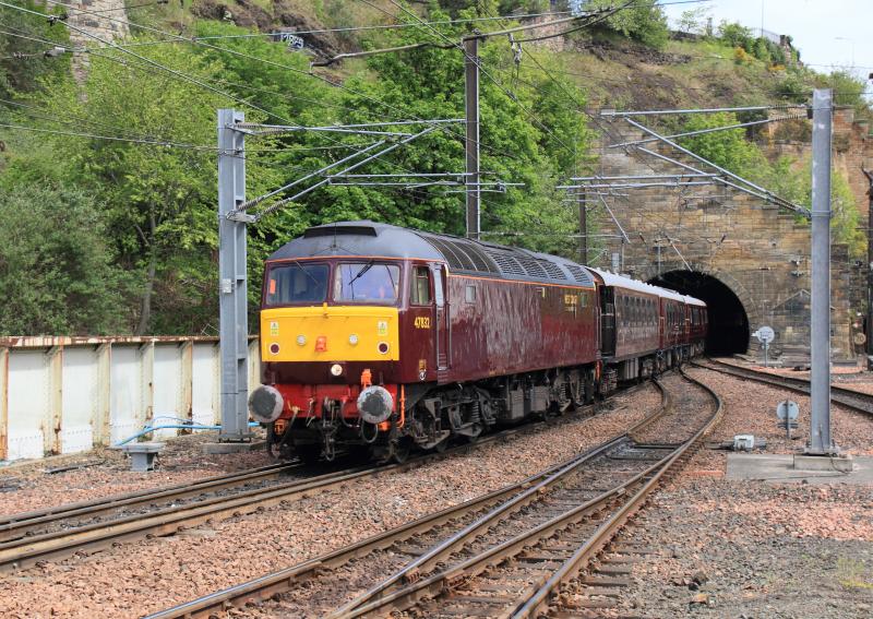 5H85: 47832on 5H85 13.05 Craigentinny to Waverley leaving Calton Tunnel North on 25/05/2015 Photo of 5H85
