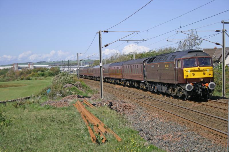WCRC 47786 with 5Z81 empty SRPS stock from Boness to Falkland yard approaching Prestwick Town on 05-06-15.jpg: Photo of WCRC 47786 with 5Z81 empty SRPS stock from Boness to Falkland yard approaching Prestwick Town on 05-06-15.jpg