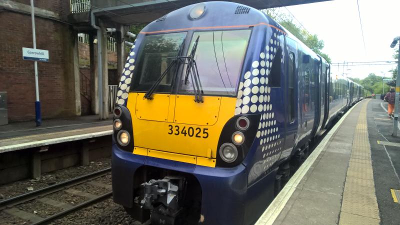 334 025 at Garrowhill: Photo of 334 025 at Garrowhill