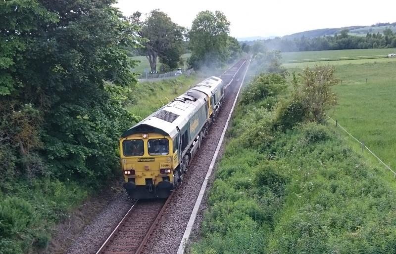 6Z20: 66604 & 66602 pass Bridge of Earn with 6Z20 Photo of 6Z20