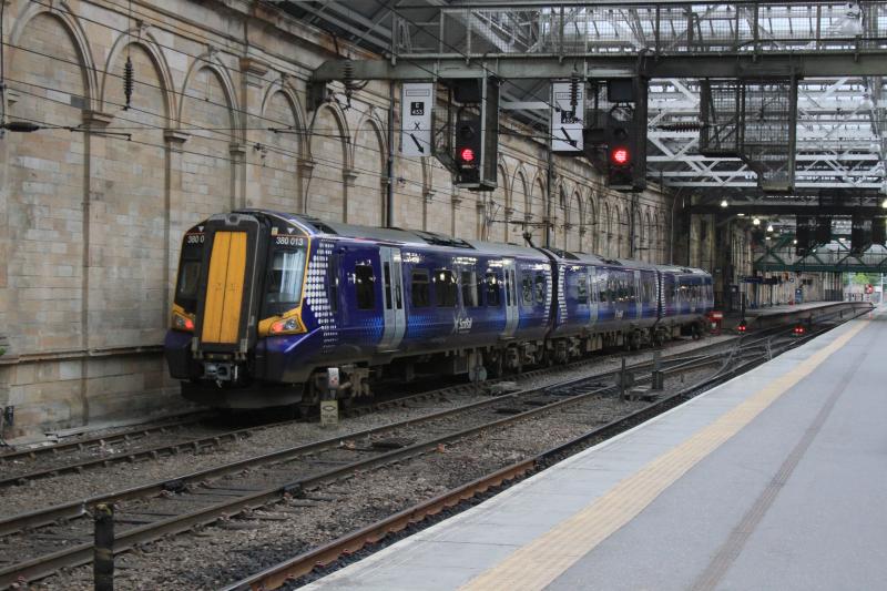 Photo of 380013 at Waverley