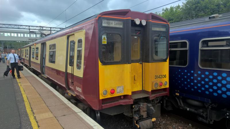 314 206 At Motherwell: Photo of 314 206 At Motherwell