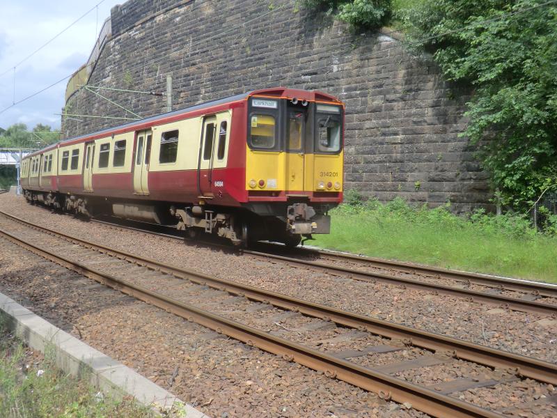 314201 heading for Larkhall: 314201 on the 1430 ex-Mount Florida, heading for Larkhall.
Saturday 11 Jul 15 Photo of 314201 heading for Larkhall