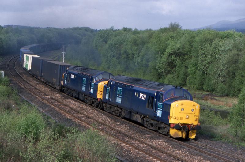 Greenhill Lower 5th May 2003: 37229+37029 with the overnight Daventry - Grangemouth at Greenhill Lower 5th May 2003. Photo of Greenhill Lower 5th May 2003